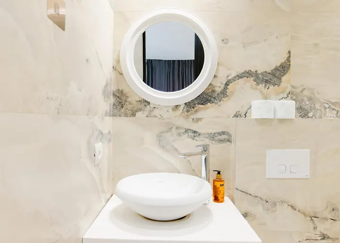 Durres Str Modern - The Nest 公寓 *