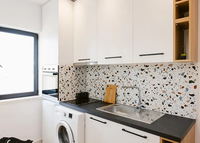 Durres Str Modern - The Nest 地拉那