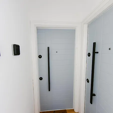 Durres Str Modern - The Nest Apartament *