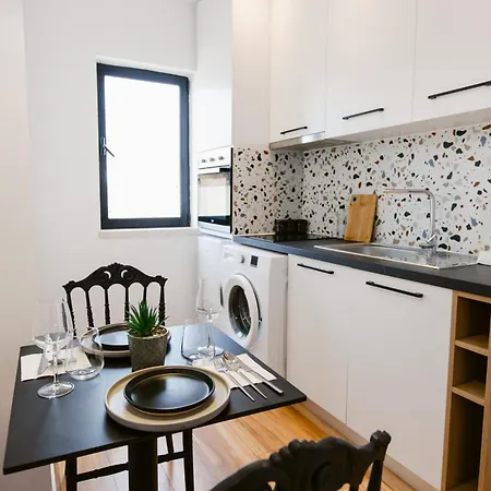 Durres Str Modern - The Nest Apartament *