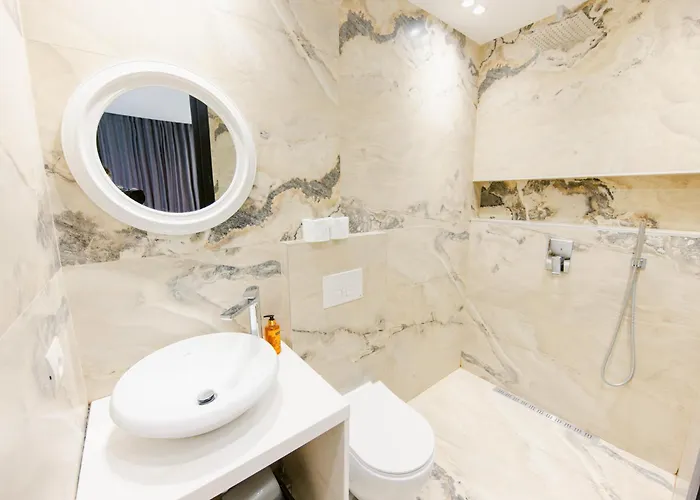 Durres Str Modern - The Nest Lejlighed *